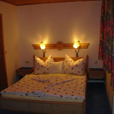 Ferienhaus Lechtaler Alpen บาค ภายนอก รูปภาพ