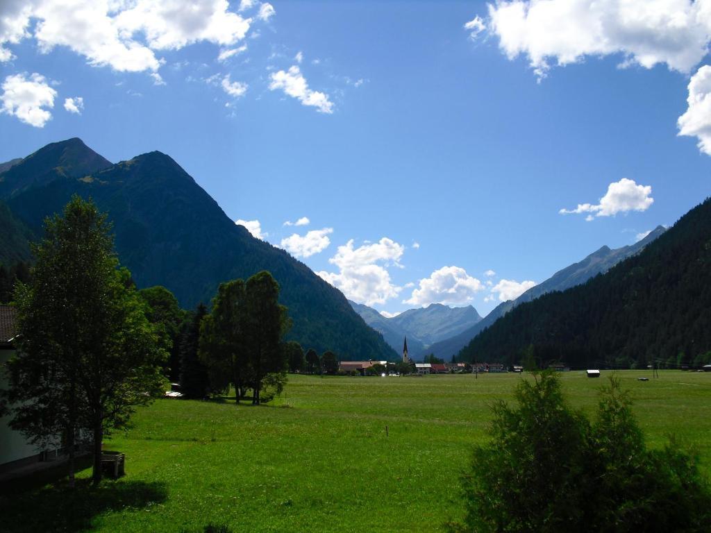 Ferienhaus Lechtaler Alpen บาค ภายนอก รูปภาพ