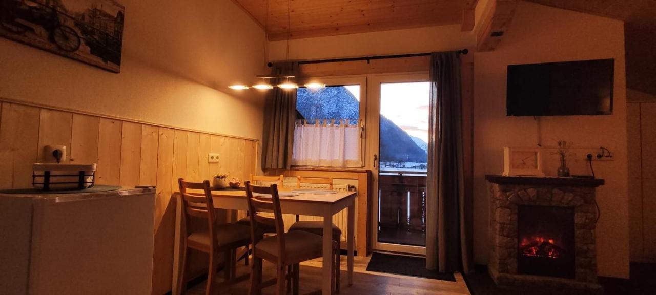 Ferienhaus Lechtaler Alpen บาค ภายนอก รูปภาพ